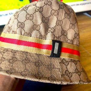 Gucci monogram BUCKET hat